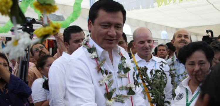 Osorio Chong VA AL BASURERO… pero impune por su complicidad en las masacres de Peña y con los bolsillos hinchados de dinero