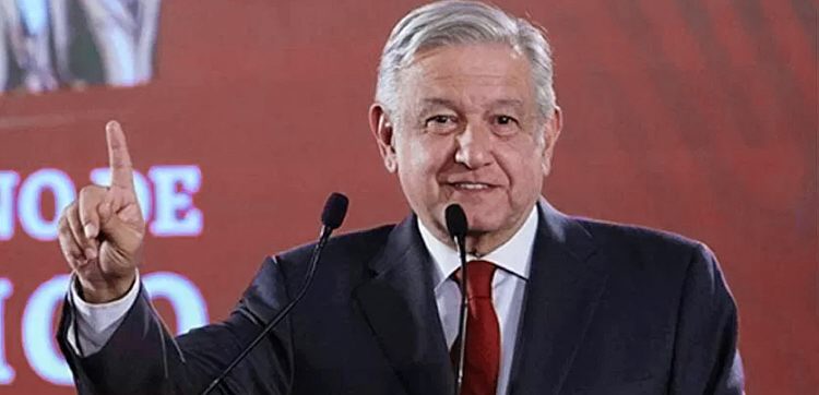 AMLO desmiente cobro de tenencia y acusa a “cretinos del partido conservador” por rumor